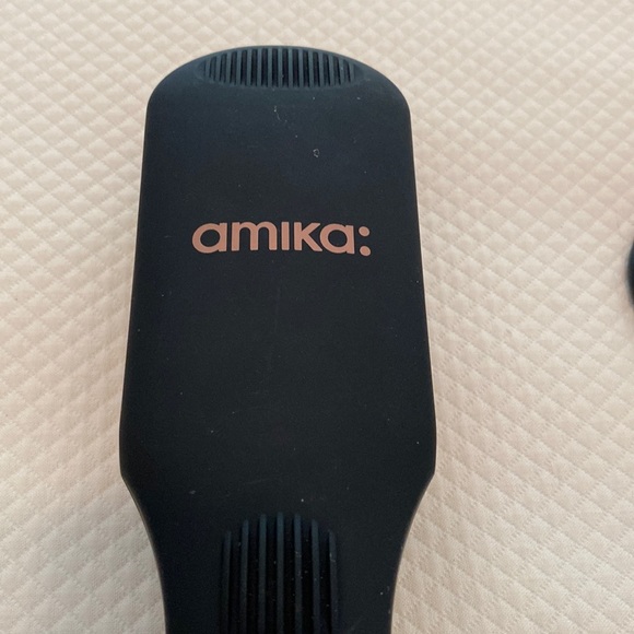 Amika Polished Perfection Straightening Brush with Protective Cover - Picture 1 of 9